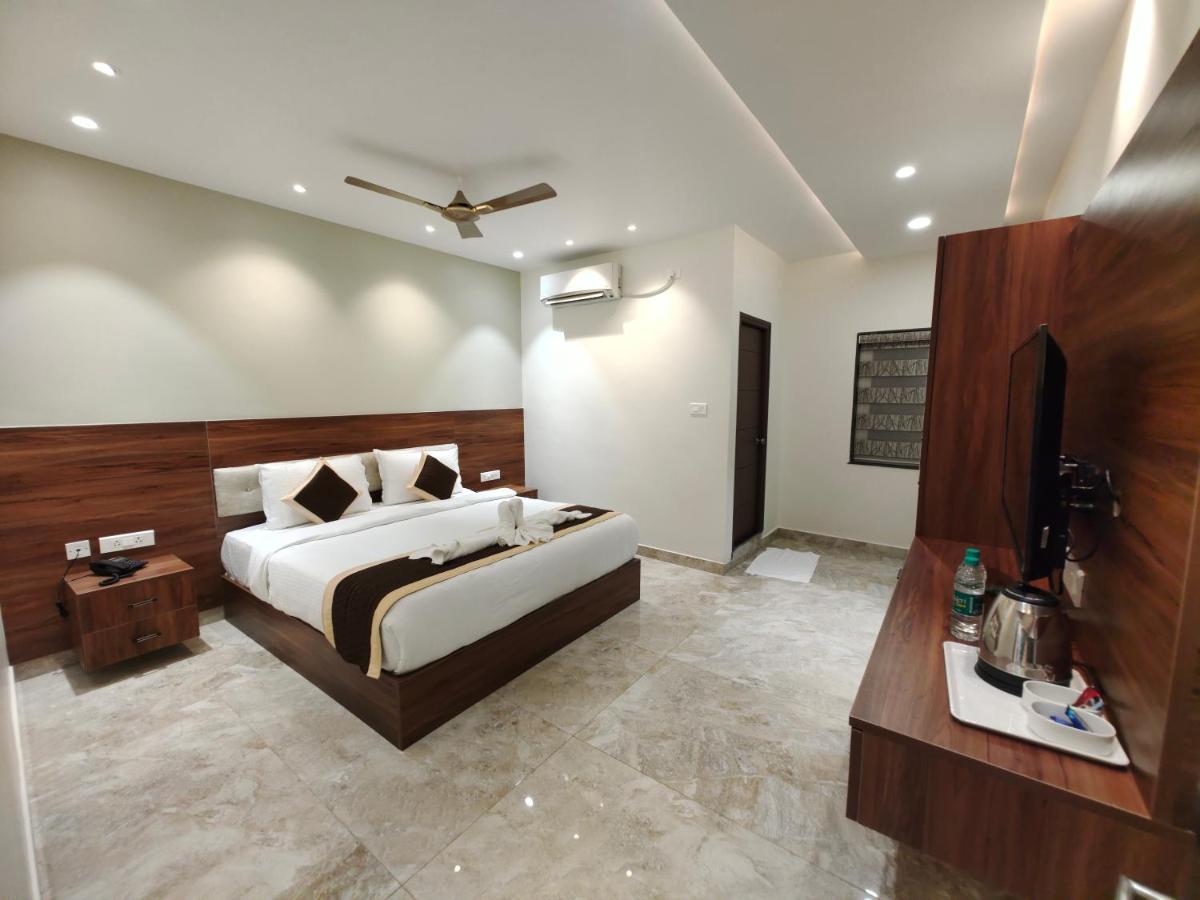 Hotel Thousand Pillars Warangal Buitenkant foto