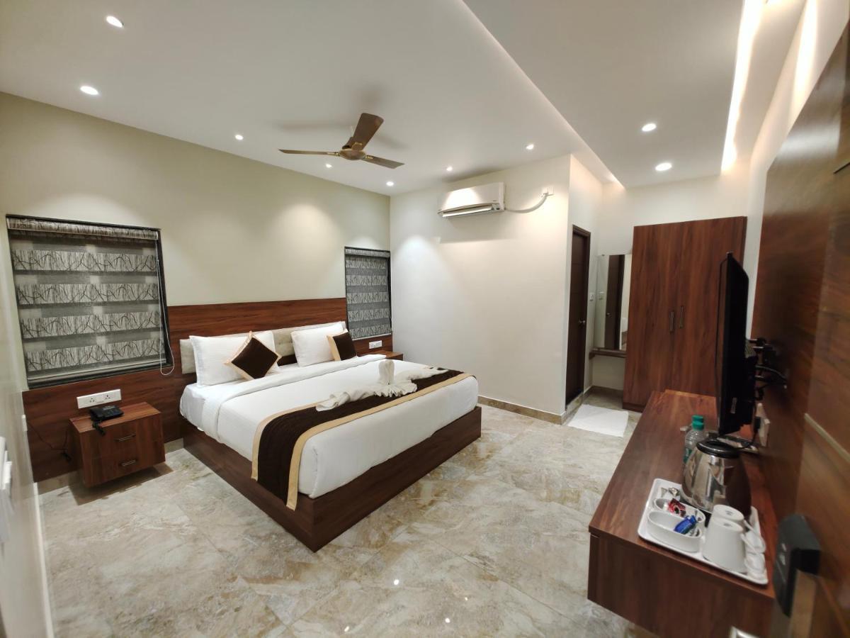 Hotel Thousand Pillars Warangal Buitenkant foto